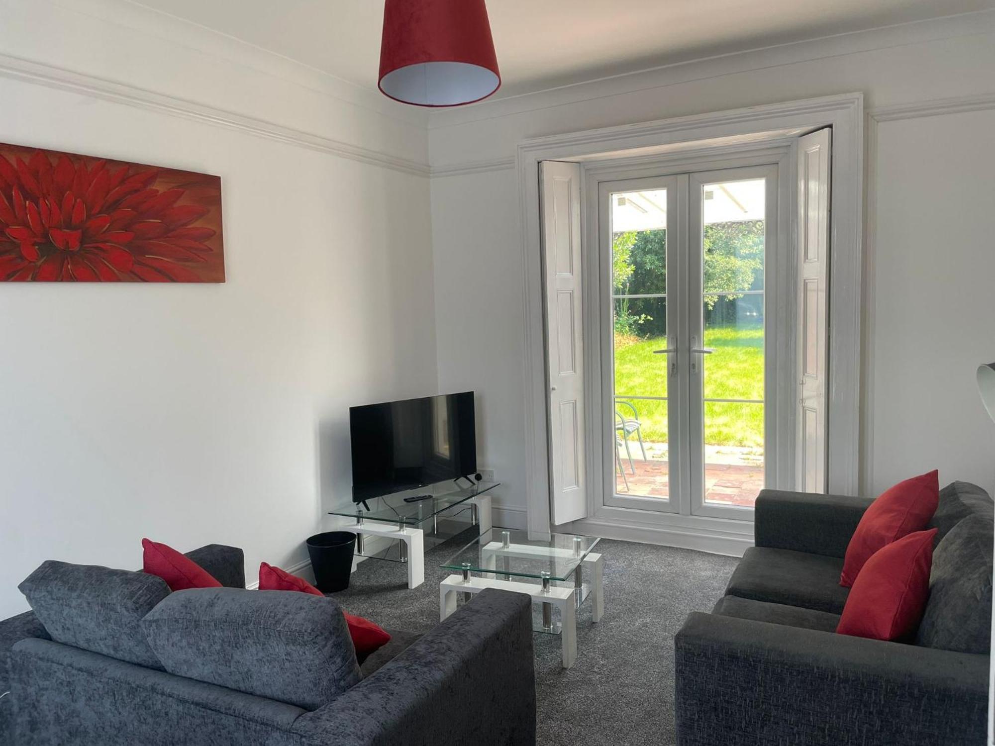 4 Bed House, 2 Bath With Large Garden And Free Parking - Sleeps 8 Apartment Southampton Luaran gambar